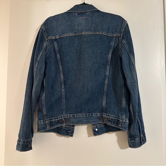 Levi’s 90s Denim Trucker Jacket in Mayze - Picture 2 of 12